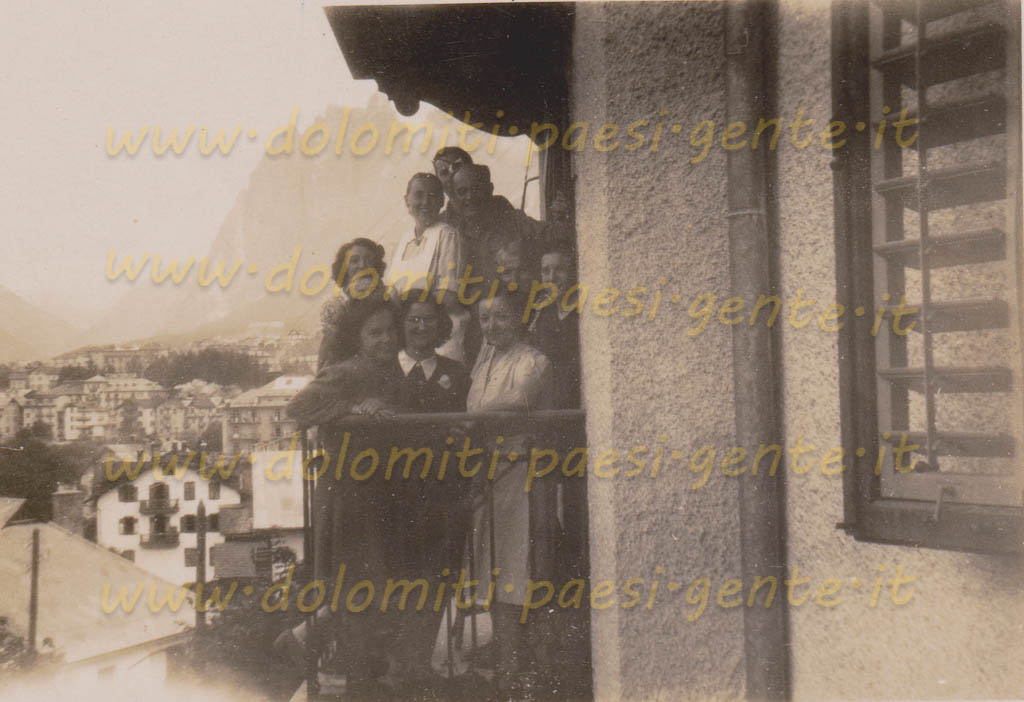 http://www.dolomiti-paesi-gente.it