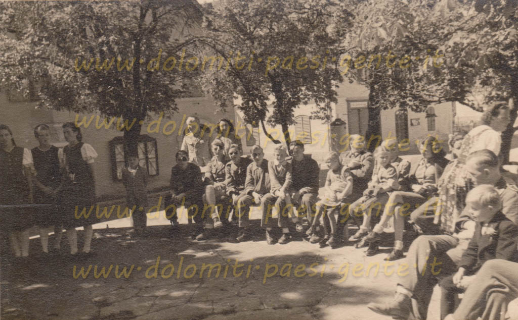 http://www.dolomiti-paesi-gente.it