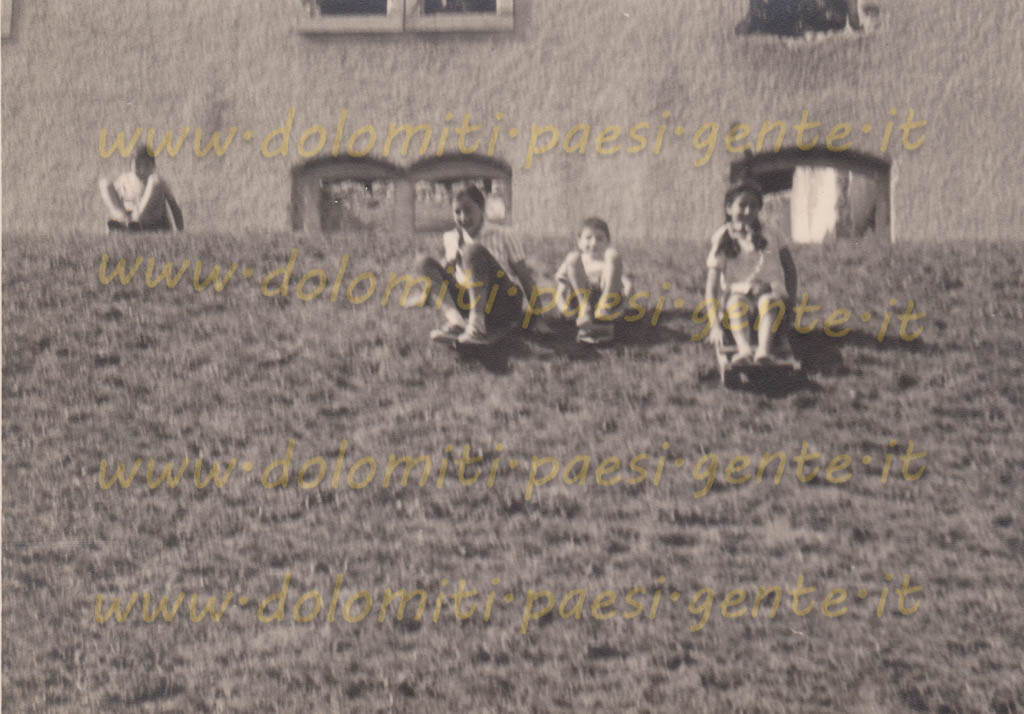 http://www.dolomiti-paesi-gente.it