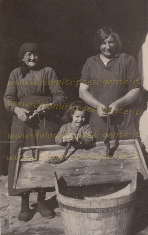 http://www.dolomiti-paesi-gente.it