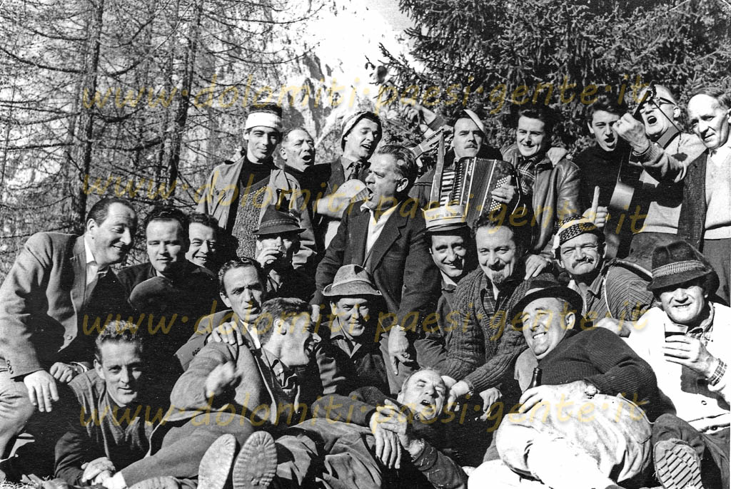 http://www.dolomiti-paesi-gente.it